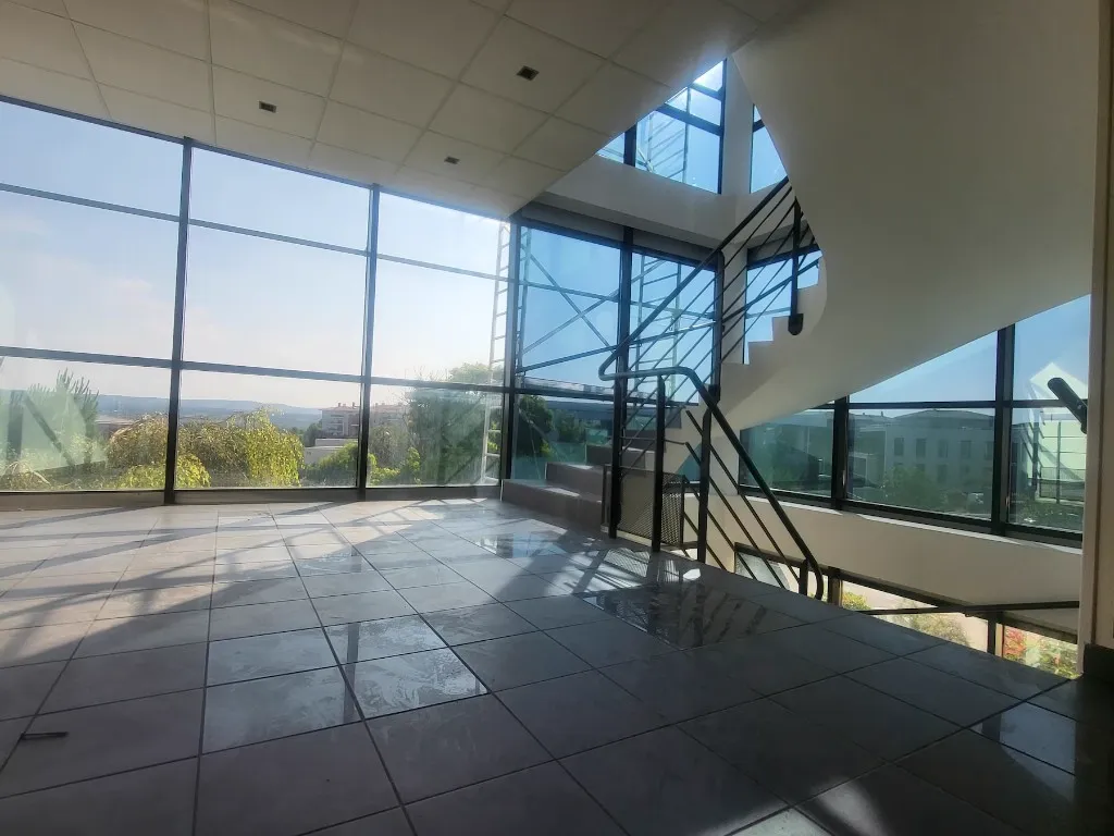 Film solaire sur cage d'escalier, pose à l'échafaudage — Aix-en-Provence (13), photo 3