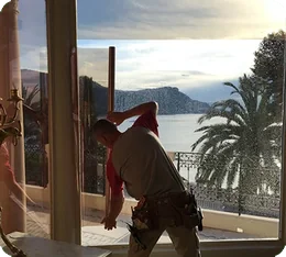 Film solaire anti-chaleur posé sur une baie vitrée
